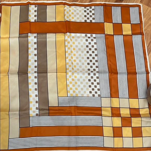 Geometric Pattern Scarf Made in Japan - Picture 1 of 2